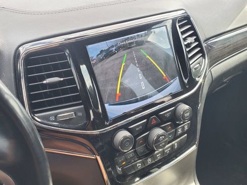 Used 2020 Jeep Grand Cherokee Overland AWD/4WD image 30
