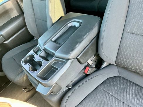 Used 2022 Chevrolet Silverado 2500 Custom w/ Custom Value Package image 36