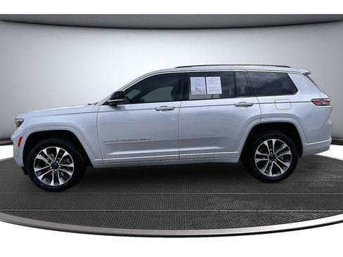 Certified 2024 Jeep Grand Cherokee L Overland w/ Trailer Tow Package AWD/4WD image 17