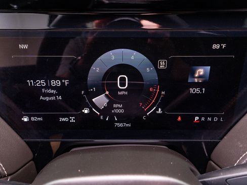 Used 2025 GMC Yukon Elevation w/ Elevation Premium Package AWD/4WD image 25
