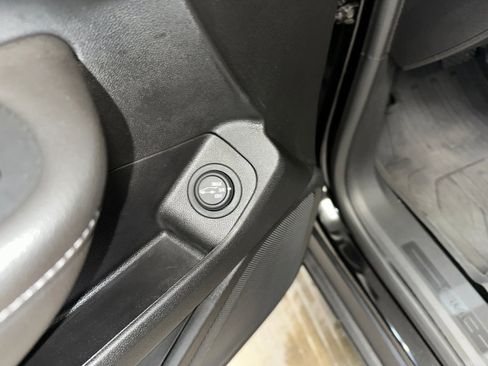 Certified 2023 GMC Terrain SLE w/ Driver Convenience Package image 8