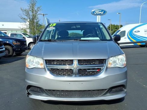 Used 2013 Dodge Grand Caravan American Value Package FWD image 2