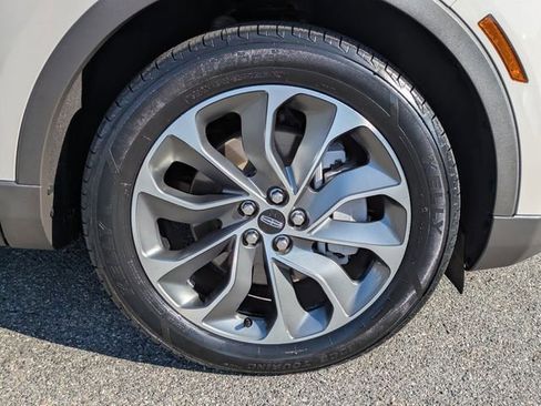 Used 2023 Lincoln Nautilus Reserve FWD image 19