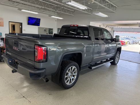 Used 2017 GMC Sierra 1500 Denali AWD/4WD image 10