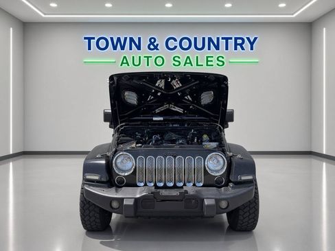 Used 2016 Jeep Wrangler Sahara AWD/4WD image 10