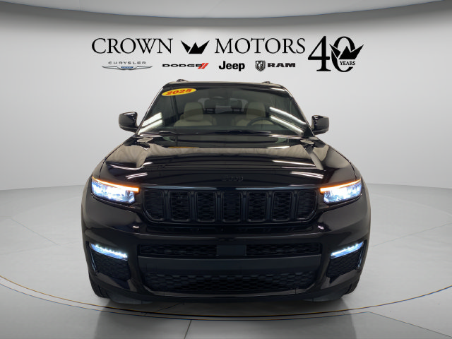 Used 2025 Jeep Grand Cherokee L Limited w/ Black Appearance Package AWD/4WD image 6