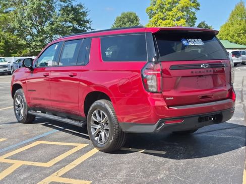 Used 2024 Chevrolet Suburban Z71 w/ Luxury Package AWD/4WD image 4