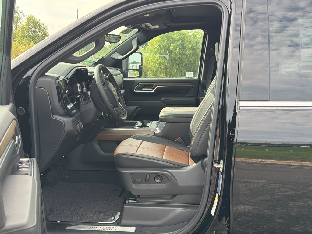 New 2026 Chevrolet Silverado 2500 High Country w/ High Country Premium Package AWD/4WD image 14