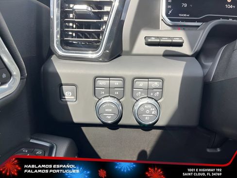 Used 2025 GMC Sierra 3500 Denali w/ Denali Reserve Package AWD/4WD image 23
