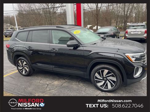 Used 2025 Volkswagen Atlas SE image 6