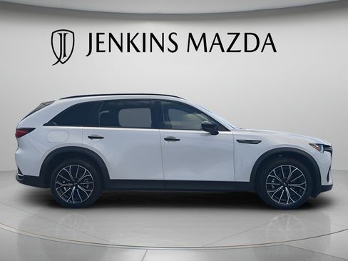Certified 2025 MAZDA CX-70 Plug-In Hybrid w/ Premium Pkg AWD/4WD image 2