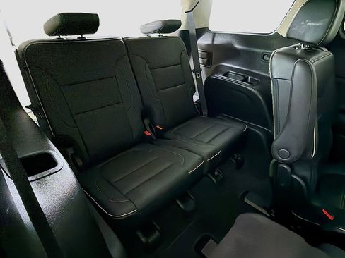 Used 2023 GMC Acadia Denali w/ Denali Ultimate Package image 32