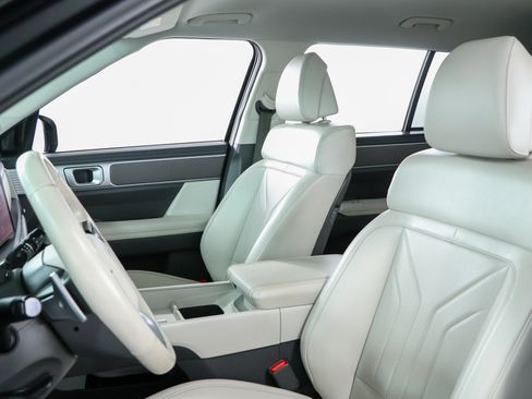 Used 2025 Hyundai Santa Fe SEL FWD image 23