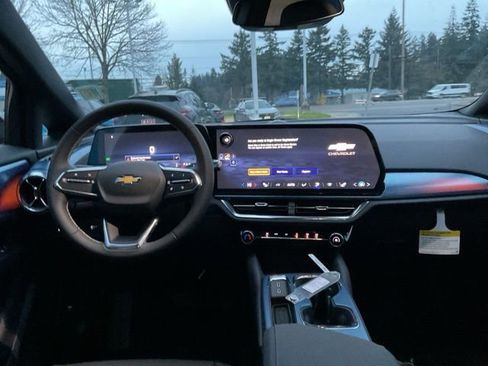 New 2026 Chevrolet Equinox EV LT image 9