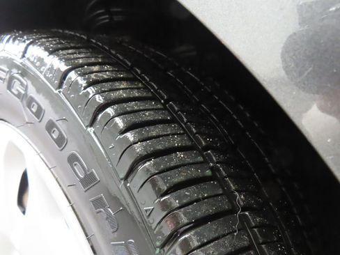 Used 2018 Ford Transit Connect XLT image 9