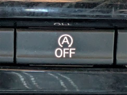 Used 2023 Volkswagen Atlas Cross Sport SE image 29