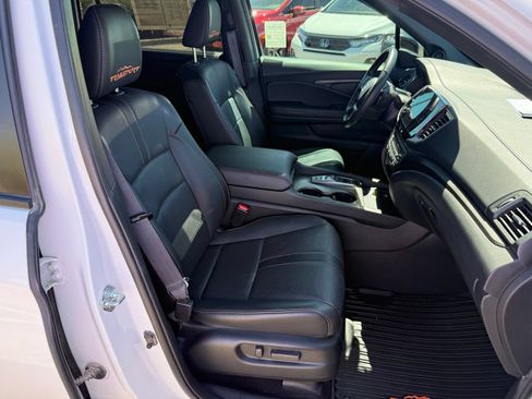 Certified 2025 Honda Passport TrailSport image 34