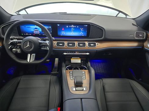 New 2025 Mercedes-Benz GLS 580 4MATIC image 18