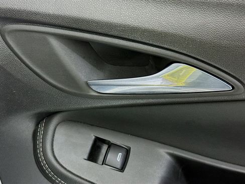 Used 2022 Buick Encore GX Essence FWD image 30