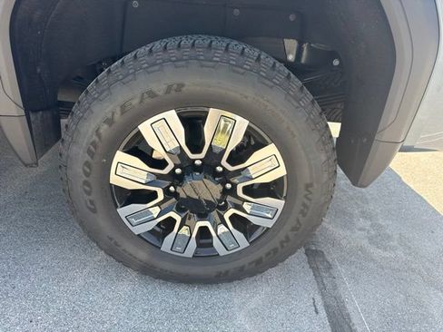 Used 2025 GMC Sierra 2500 Denali w/ Max Trailering Package AWD/4WD image 4