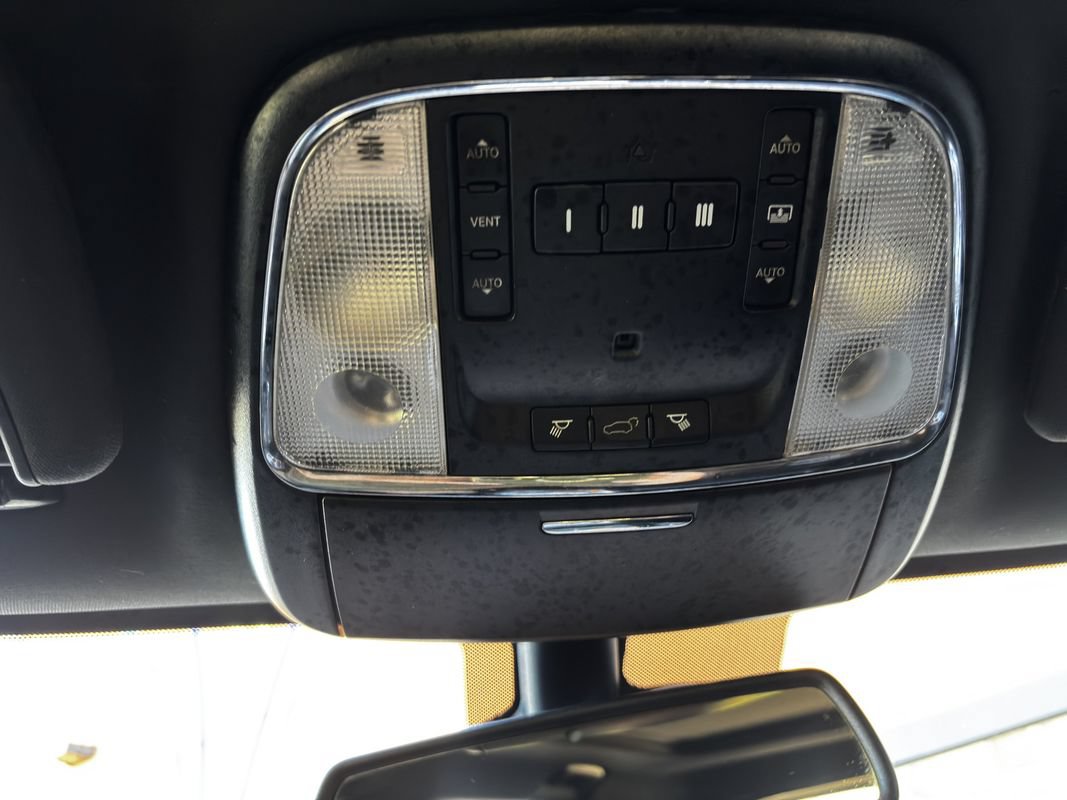 Used 2015 Jeep Grand Cherokee Overland w/ Advanced Technology Group AWD/4WD image 25