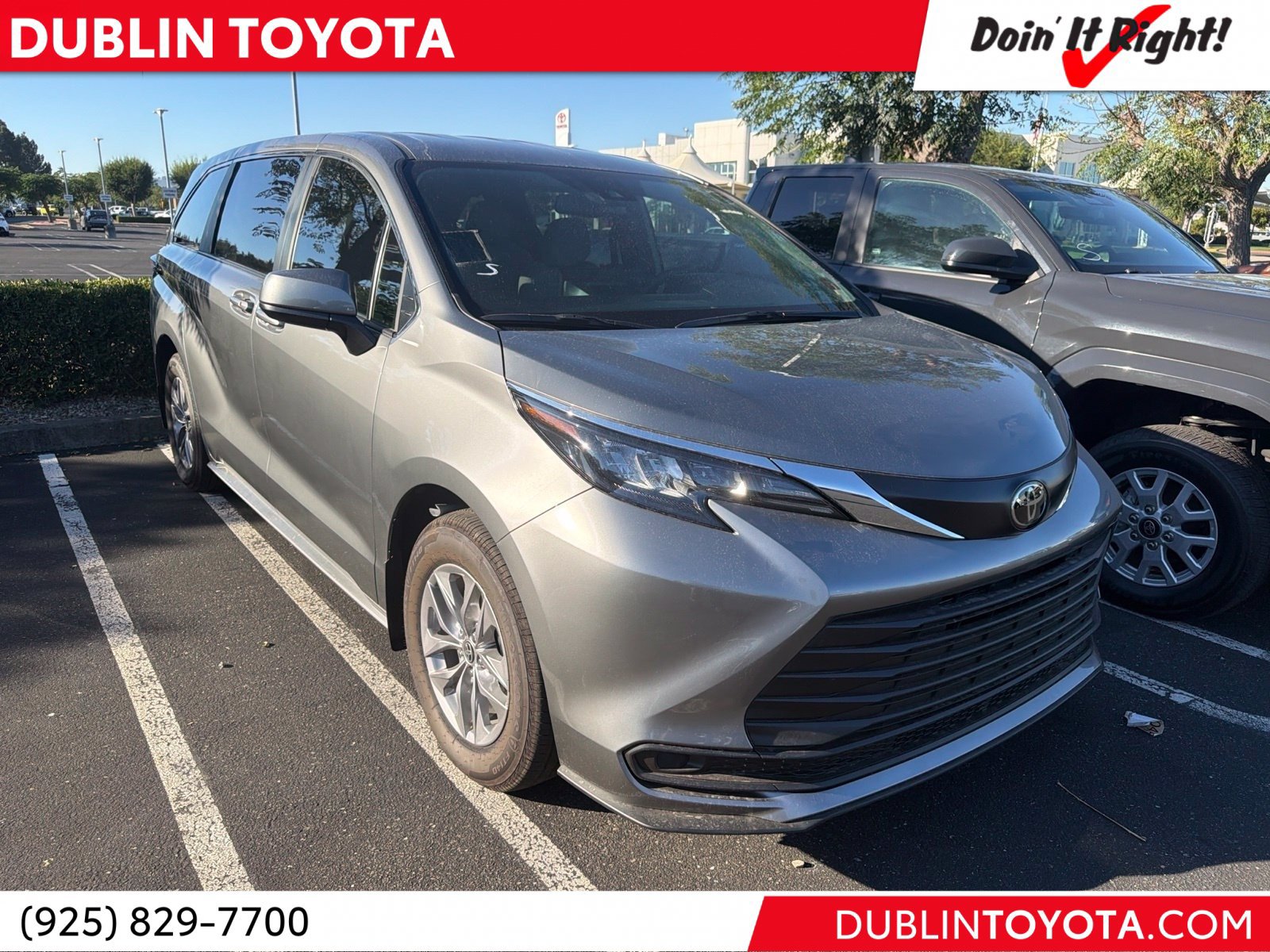 Used 2026 Toyota Sienna LE AWD/4WD image 1