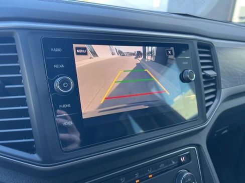 Certified 2020 Volkswagen Atlas Cross Sport SE image 13