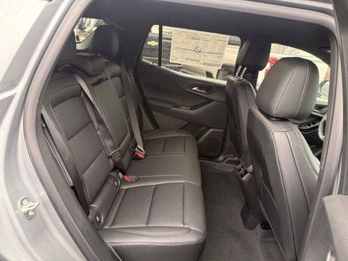New 2026 Chevrolet Equinox LT w/ Convenience Package II AWD/4WD image 17