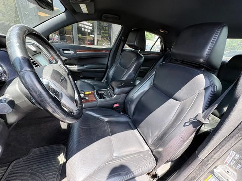 Used 2012 Chrysler 300 Limited RWD image 12