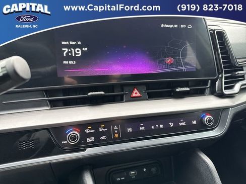 Used 2023 Kia Sportage EX image 26