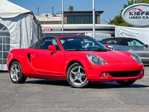 Used 2005 Toyota MR2 RWD image 9