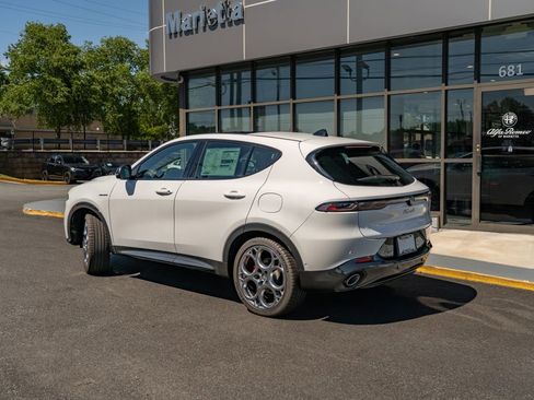 Used 2024 Alfa Romeo Tonale Veloce image 4