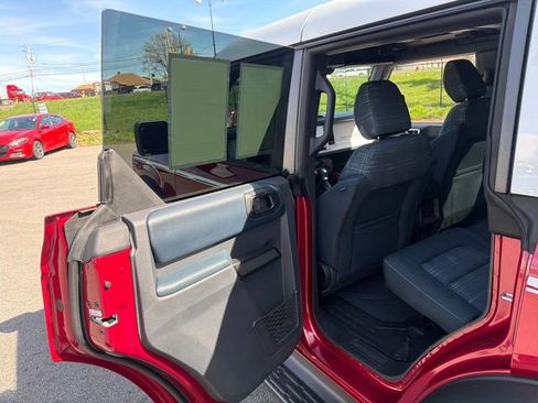 Used 2025 Ford Bronco Heritage Edition AWD/4WD image 40