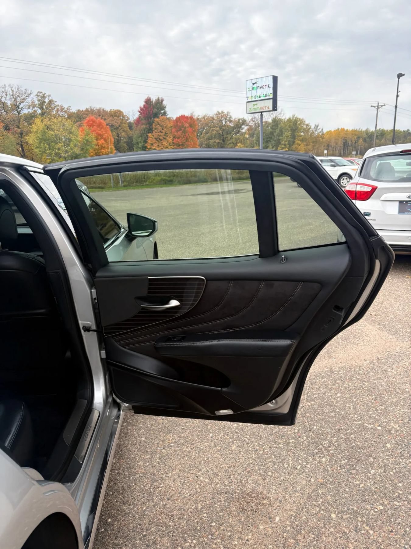 Used 2018 Lexus LS 500h AWD w/ Accessory Package (Z1) image 41