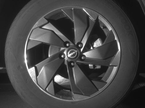 Used 2025 Nissan Rogue SV image 13