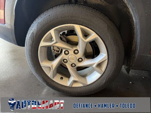 Used 2024 Chevrolet Trax LS w/ LS Convenience Package image 11