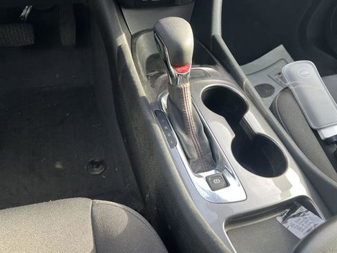 Used 2022 Chevrolet Malibu RS image 19