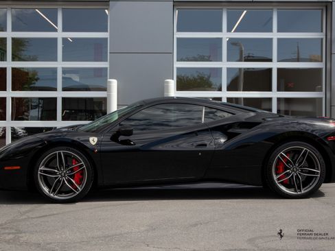 Used 2016 Ferrari 488 GTB RWD image 2