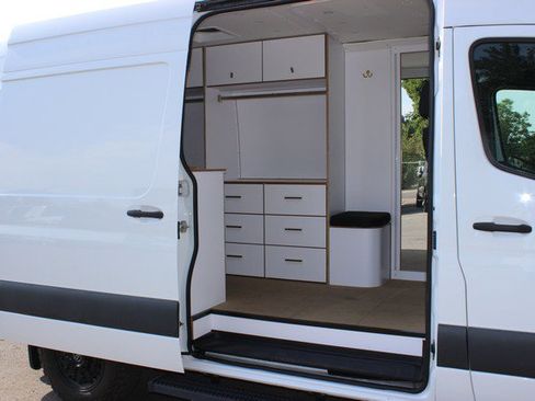 Used 2022 Mercedes-Benz Sprinter 2500 image 14
