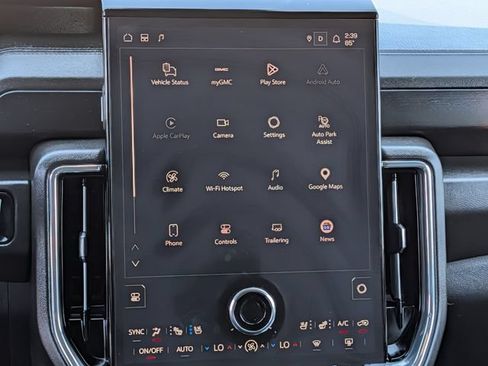 Used 2025 GMC Yukon Denali AWD/4WD image 15