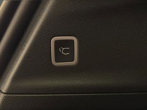 New 2026 Chrysler Voyager LX image 32