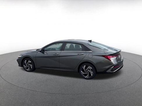 Used 2025 Hyundai Elantra SEL FWD image 10
