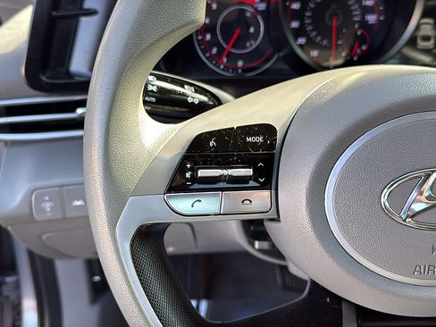 Used 2023 Hyundai Elantra SEL image 14