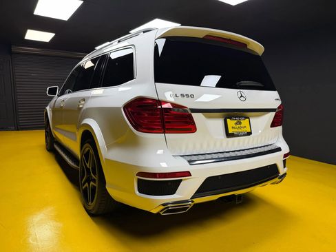 Used 2016 Mercedes-Benz GL 550 GL 550 4MATIC Sport Utility 4D image 4