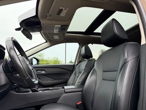 Used 2024 Nissan Rogue SV w/ SV Premium Package FWD image 13