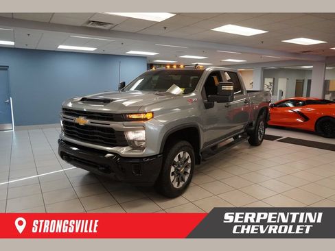 Used 2024 Chevrolet Silverado 2500 Custom w/ Custom Convenience Package AWD/4WD image 1