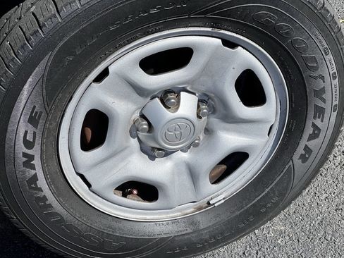 Used 2014 Toyota Tacoma 2WD Double Cab w/ SR5 Package image 10