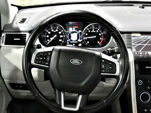 Used 2018 Land Rover Discovery Sport HSE AWD/4WD image 38