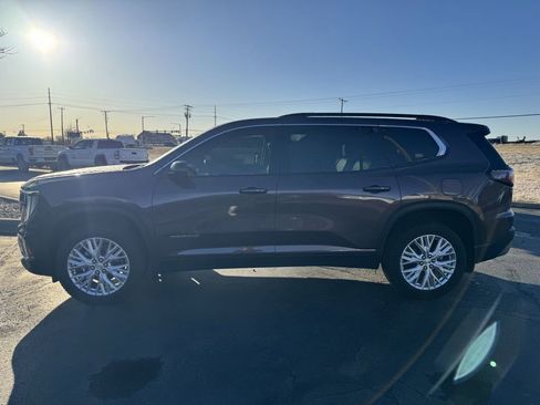 Used 2024 GMC Acadia Elevation w/ Luxury Package image 5