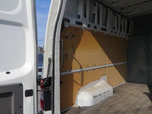 Used 2019 Nissan NV 2500 SV RWD image 18